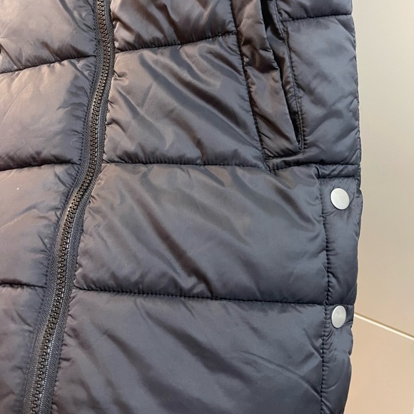 Primark Vest Coat Jacket Hoodie Black
Girls 8-9 Y 134 cm - Picture 3 of 6